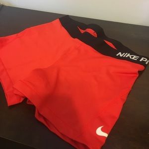 NIKE PRO DRIFIT SHORTS