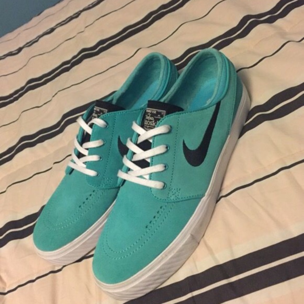 Nike janiski