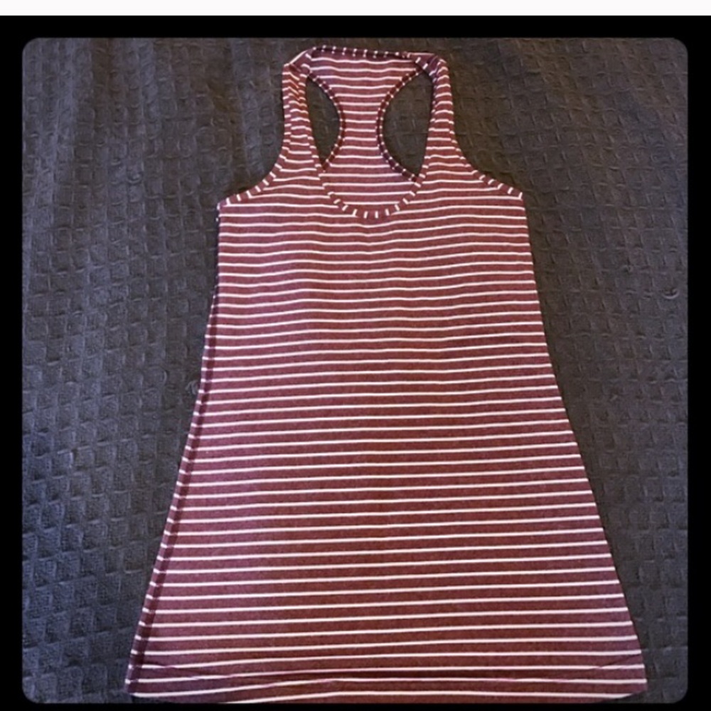 Lululemon red & white striped cool razorback