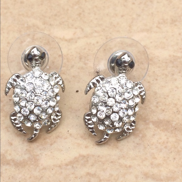 Silver Tone Clear Crystal Tortoise Turtle Studs - Picture 1 of 1