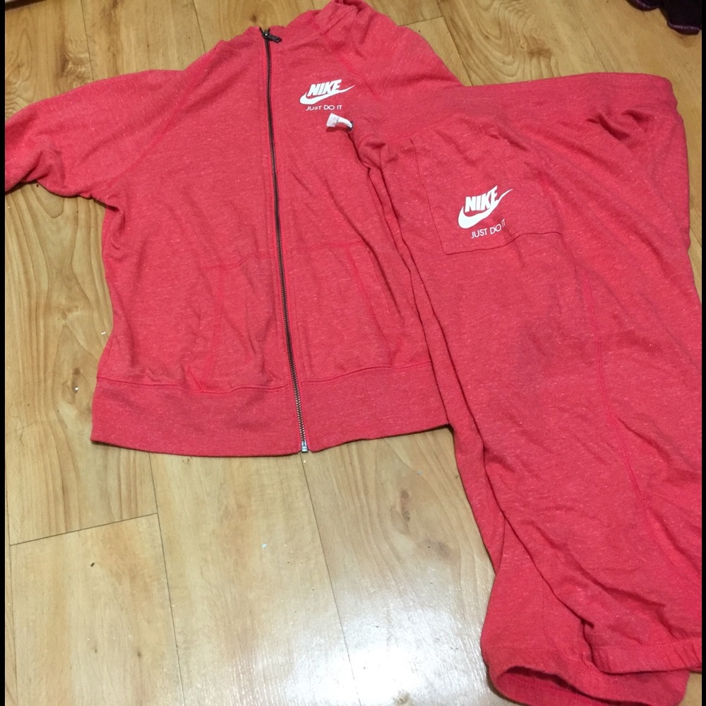 Nike Capri Set