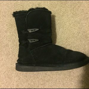Black Bearpaw fur boots