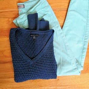 American Eagle v-neck sweater