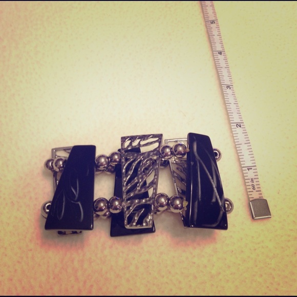 Bracelet - Picture 1 of 2