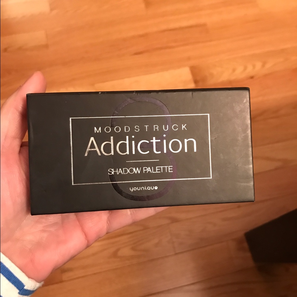 Younique eye shadow palette!