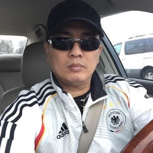 Meet your Posher, Hoai