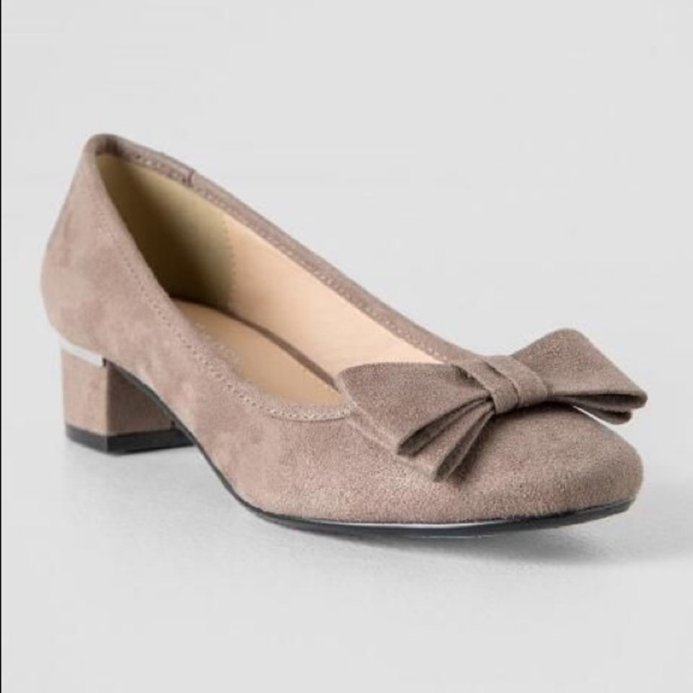 NWOT Chinese Laundry Bow Heels