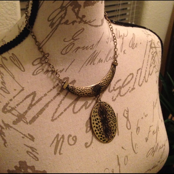 Neckless - Picture 2 of 2