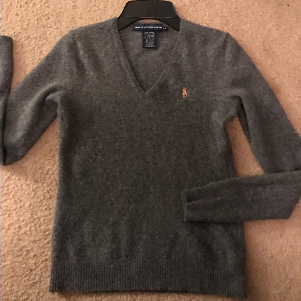 Grey long sleeves top