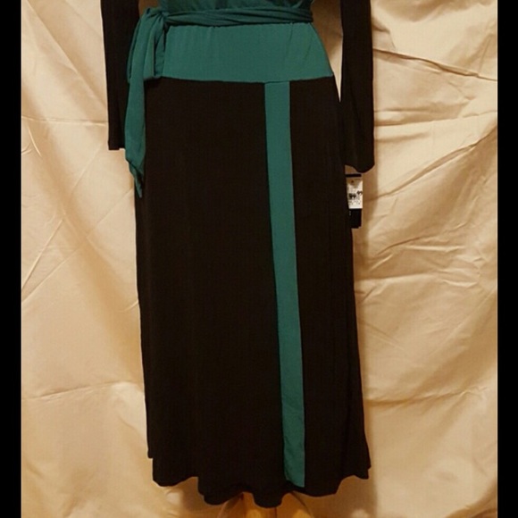 Black and teal dress - Picture 2 of 3