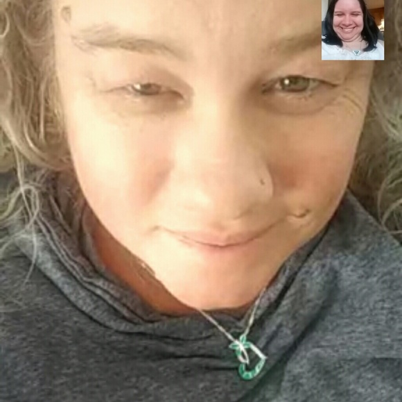 Moms new necklace - Picture 1 of 3