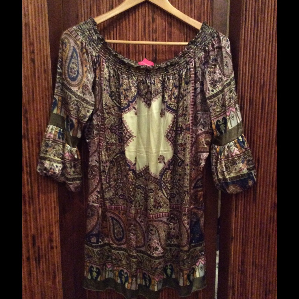 Dress, 3/4 length blousy sleeves, short length.