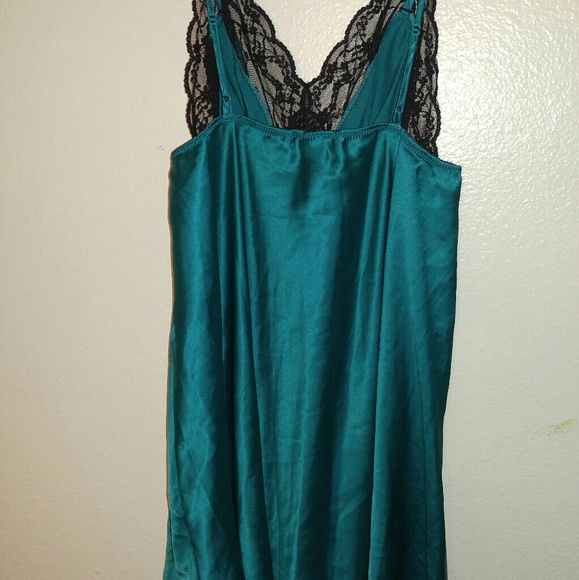 Victoria's secret satin cami top - Picture 2 of 3