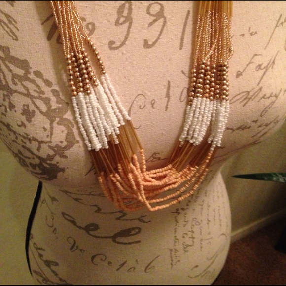 Statement necklace - Picture 2 of 3