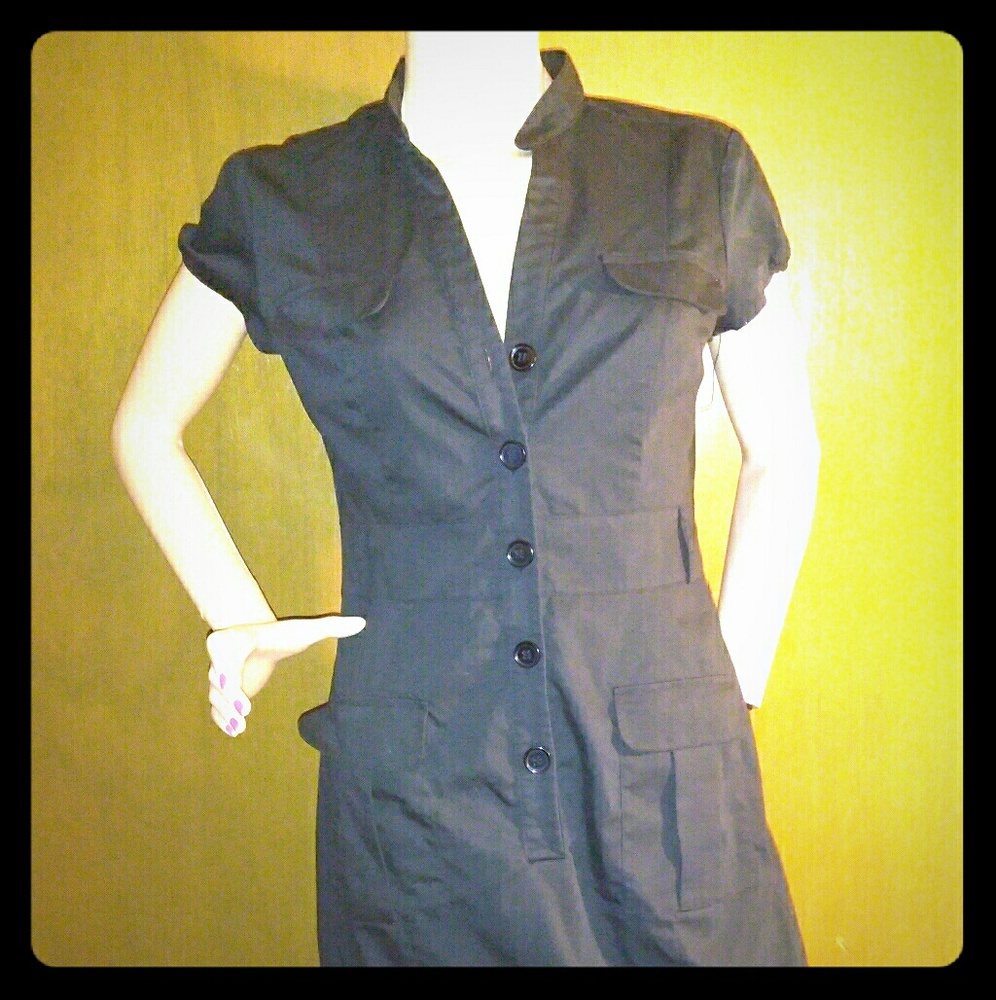 Cute black 4 pocket dress