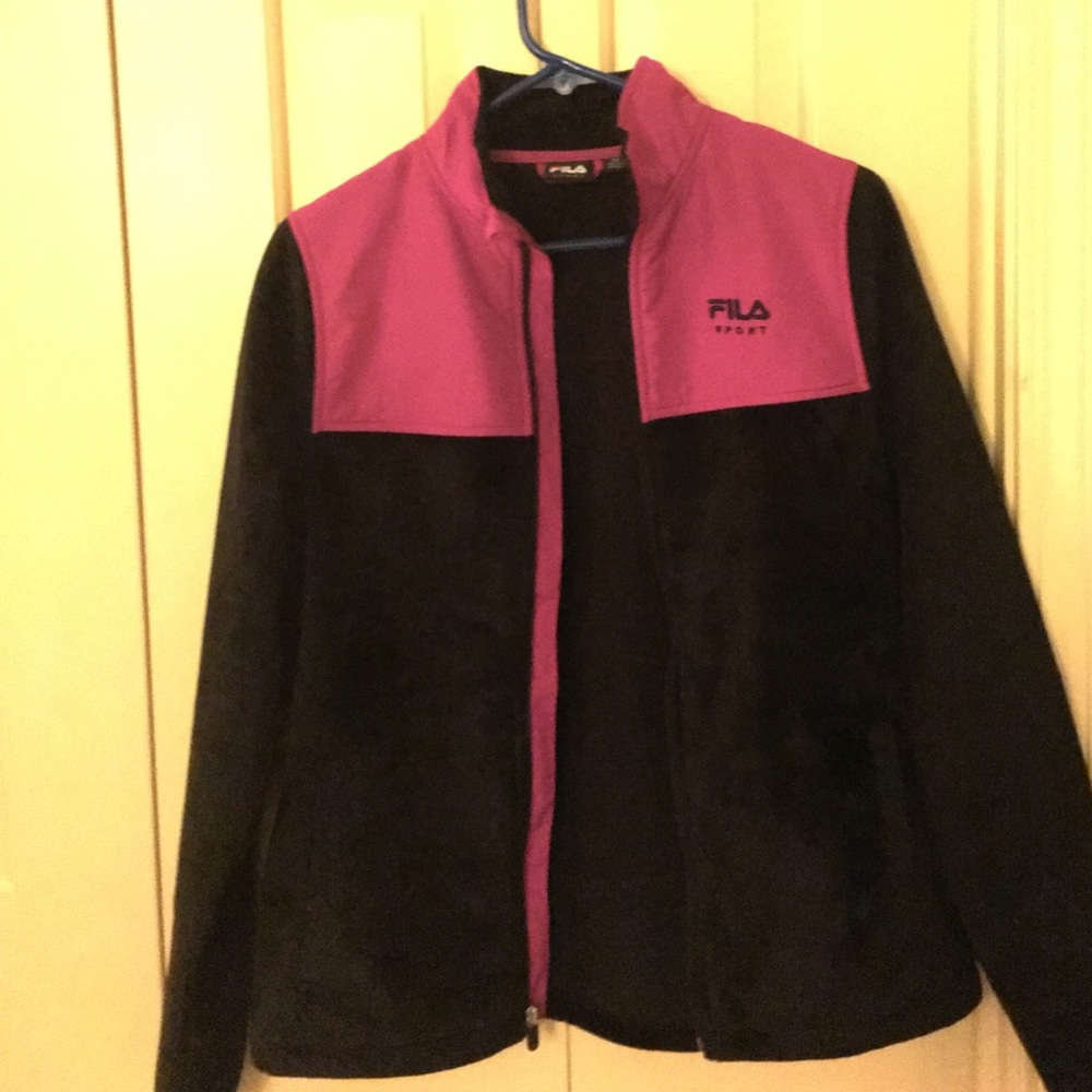 🔥🔥🔥FILA sport jacket full size zipper. Size XS