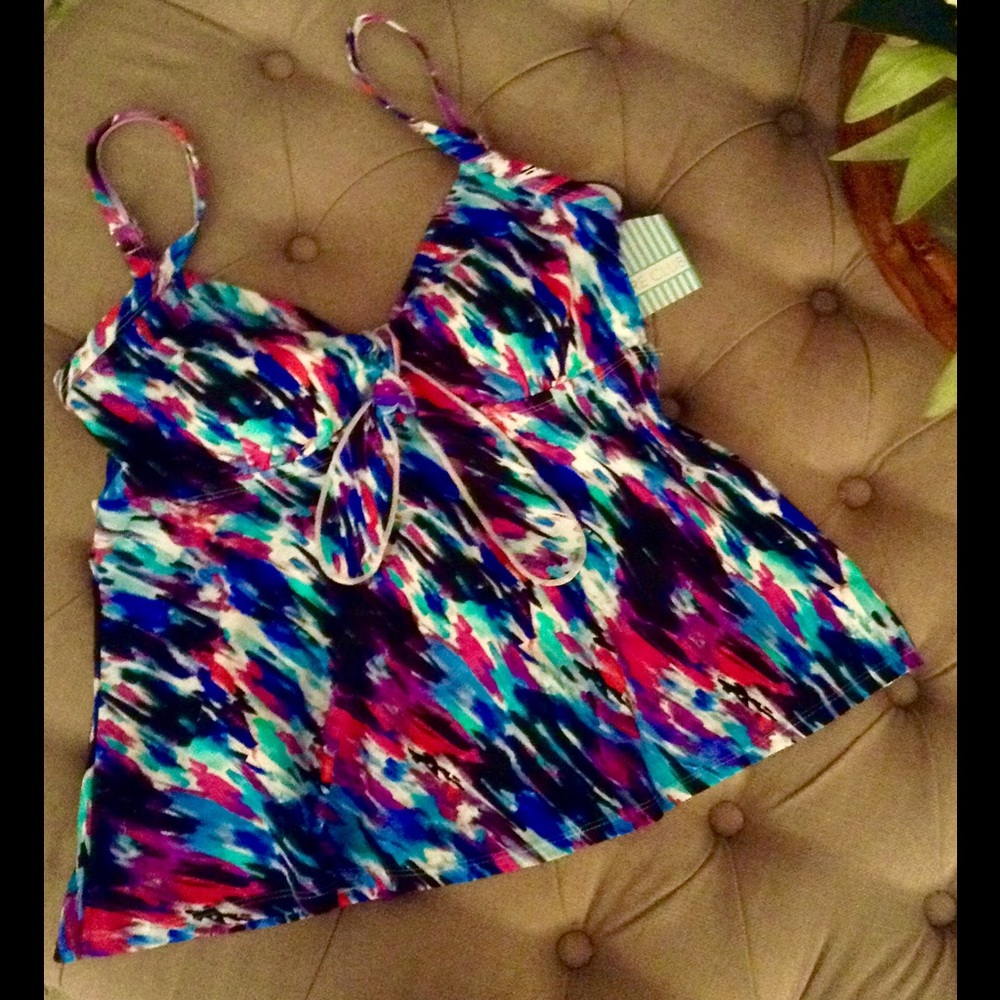 CURVE FLATTERING Tankini Top