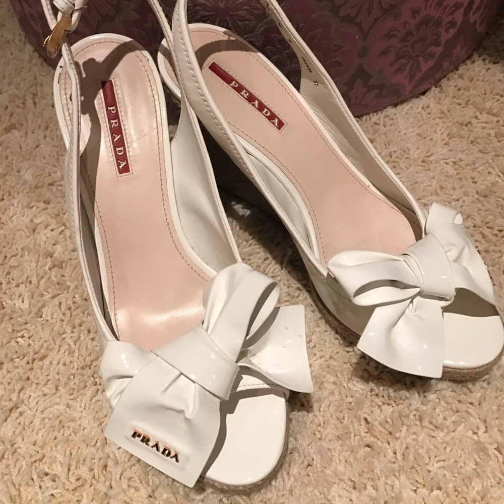 Prada woven wedges, patent leather bow - like new!