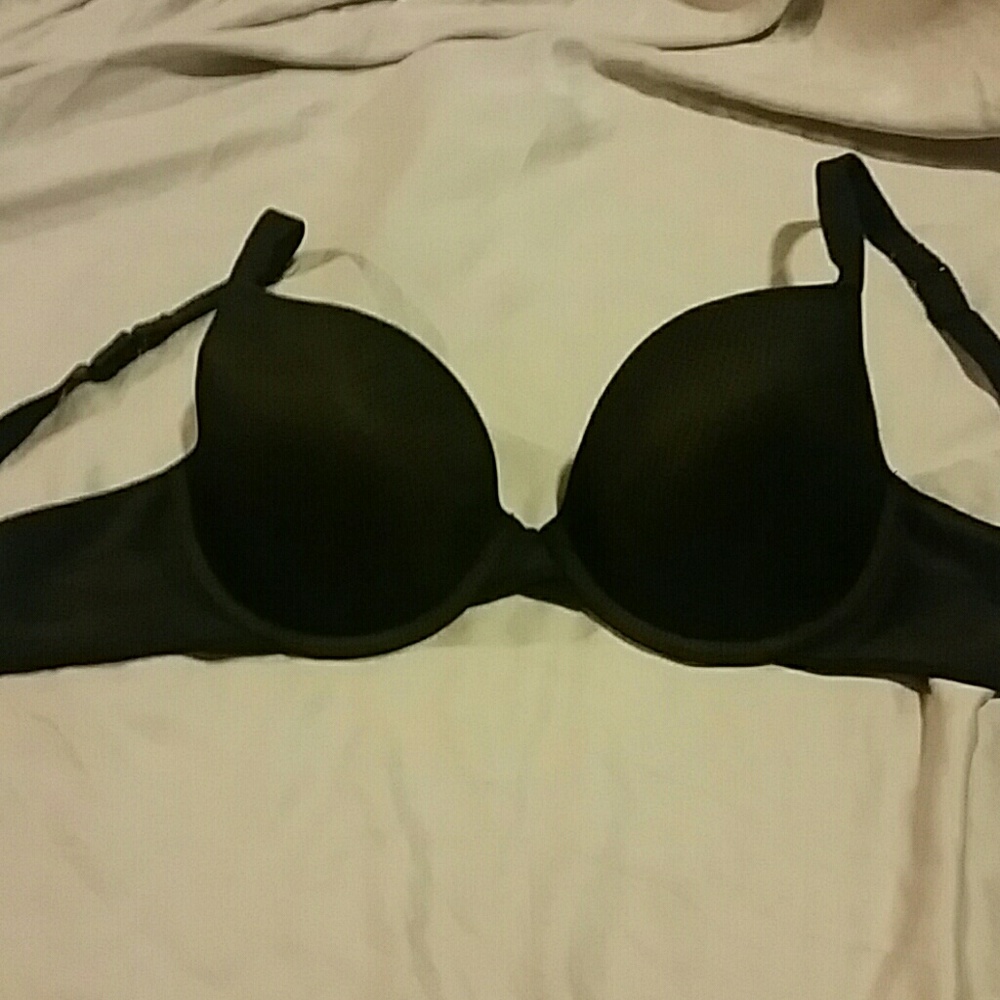 Black DKNY bra 32DD