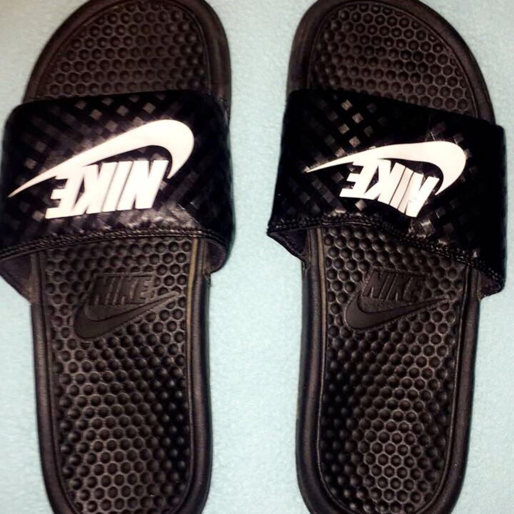 New Nike Sandels