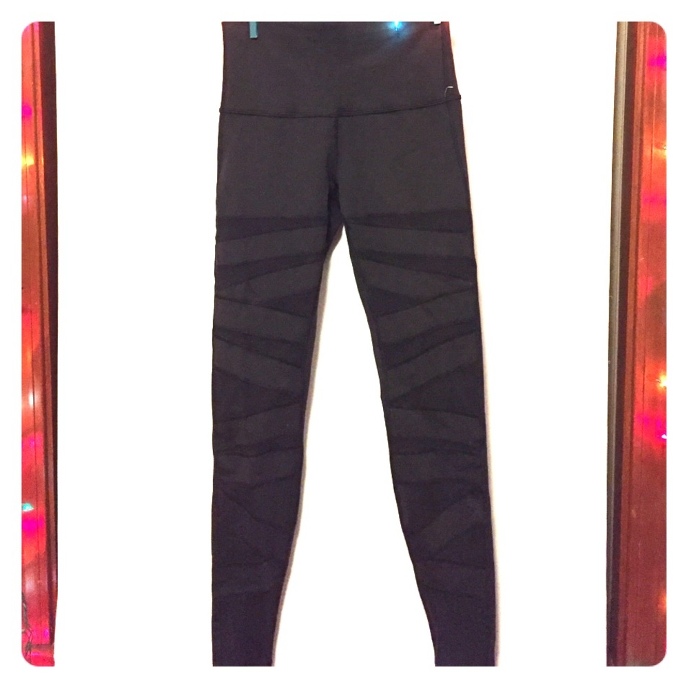 Brand new lululemon tech mesh size 8