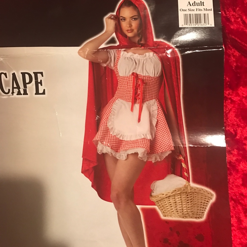 Adult Cape - Picture 2 of 3