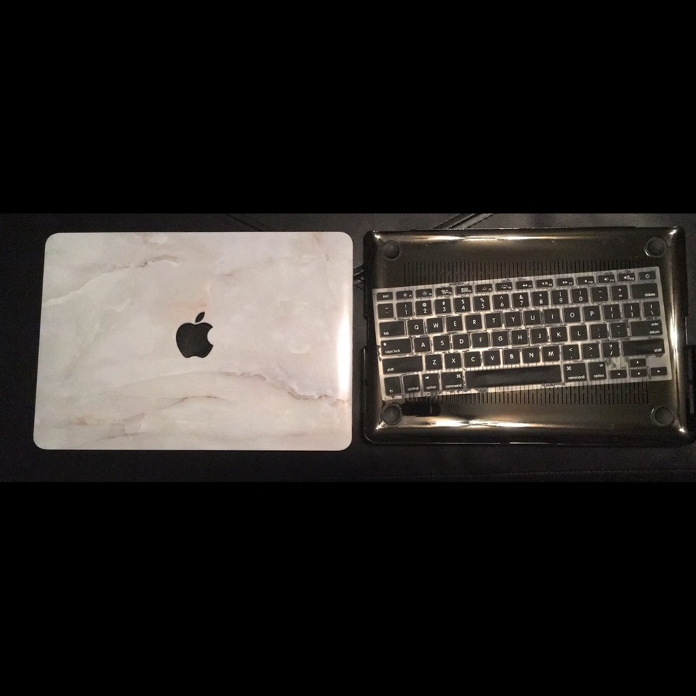 Apple laptop Hard Case & Key Board Cover