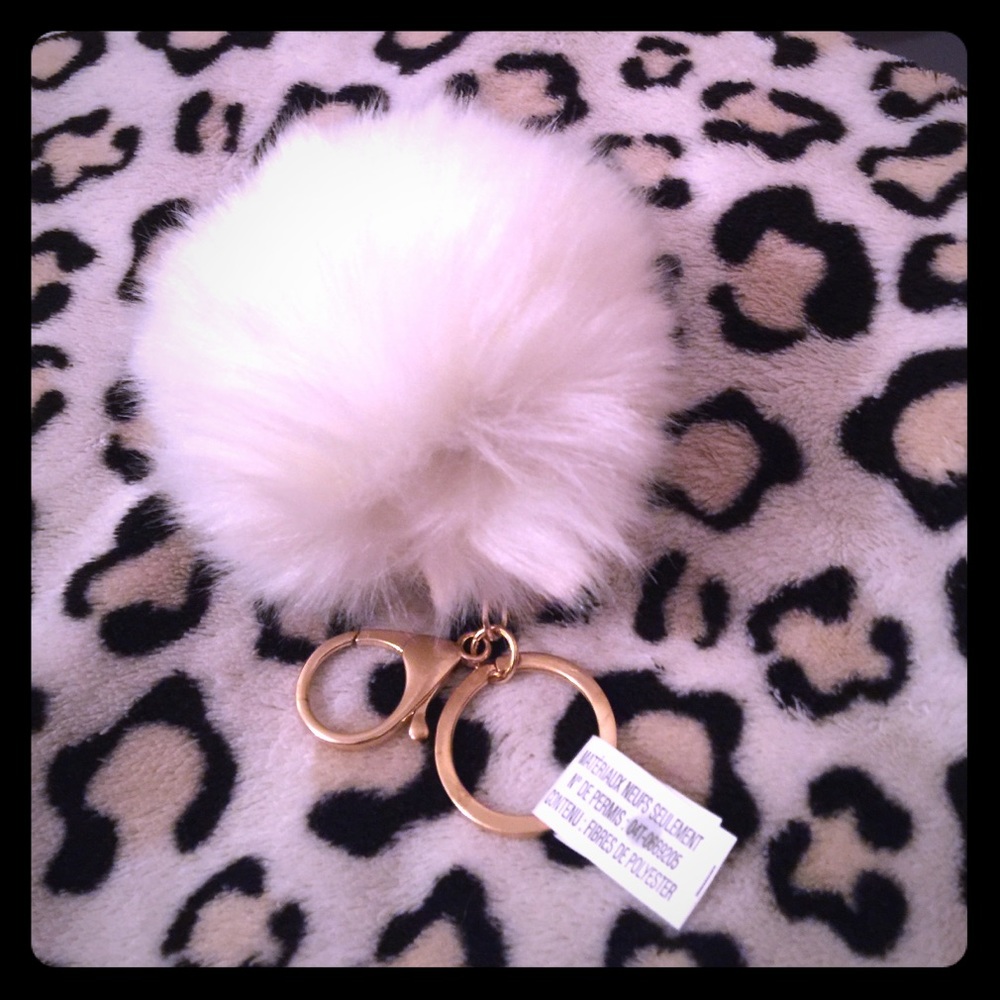 White Pom Pom keychain