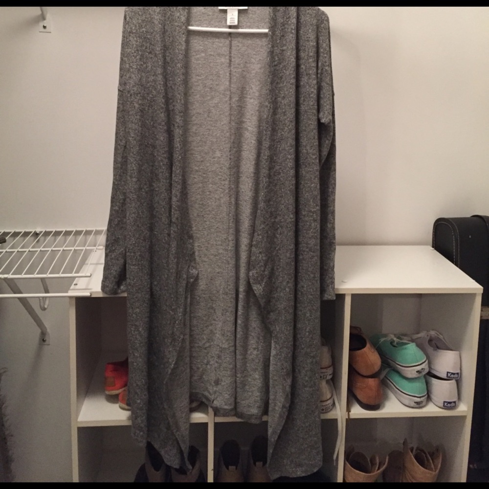 White House black market cardigan