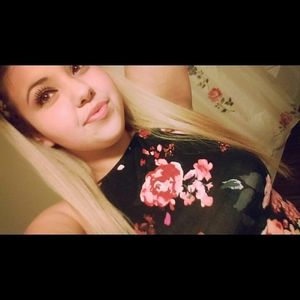 Meet your Posher, Roxanne