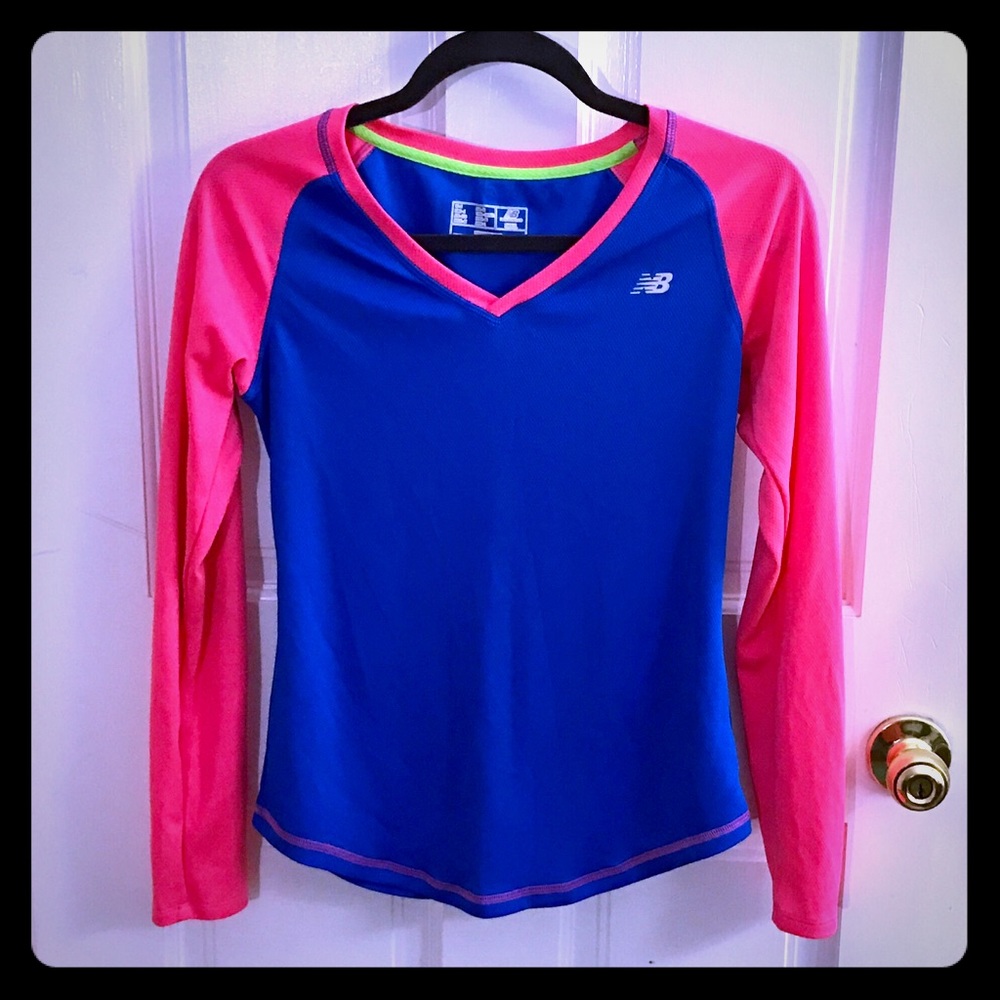 💙💕Sporty/Cute New Balance Top💕💙