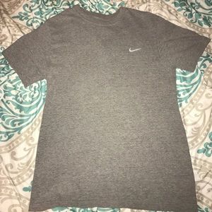 Nike T-Shirt (Medium)