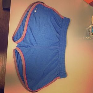 🚨Under Armour heat gear semi-fitted shorts