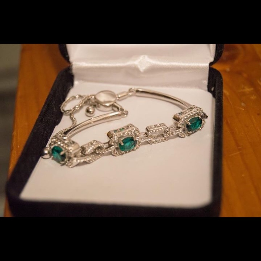 Designer Emerald Bracelet, Never Worn, $1000 Value