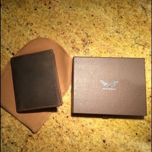 New in box Darkwood brown leather wallet
