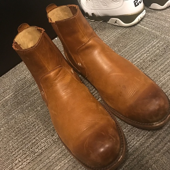 Men Uggs - Picture 2 of 3