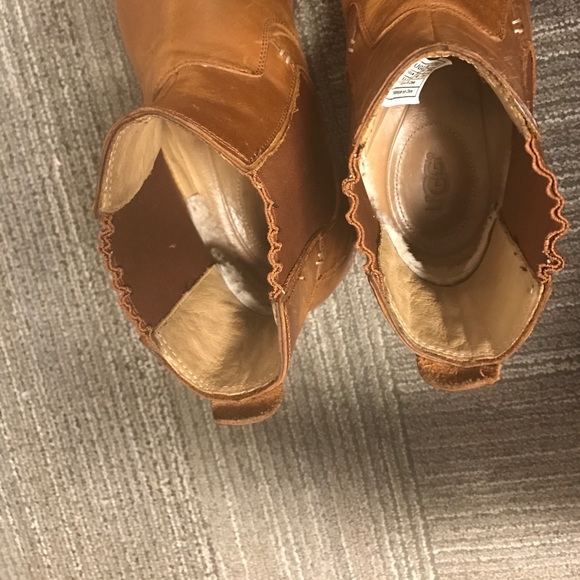 Men Uggs - Picture 3 of 3