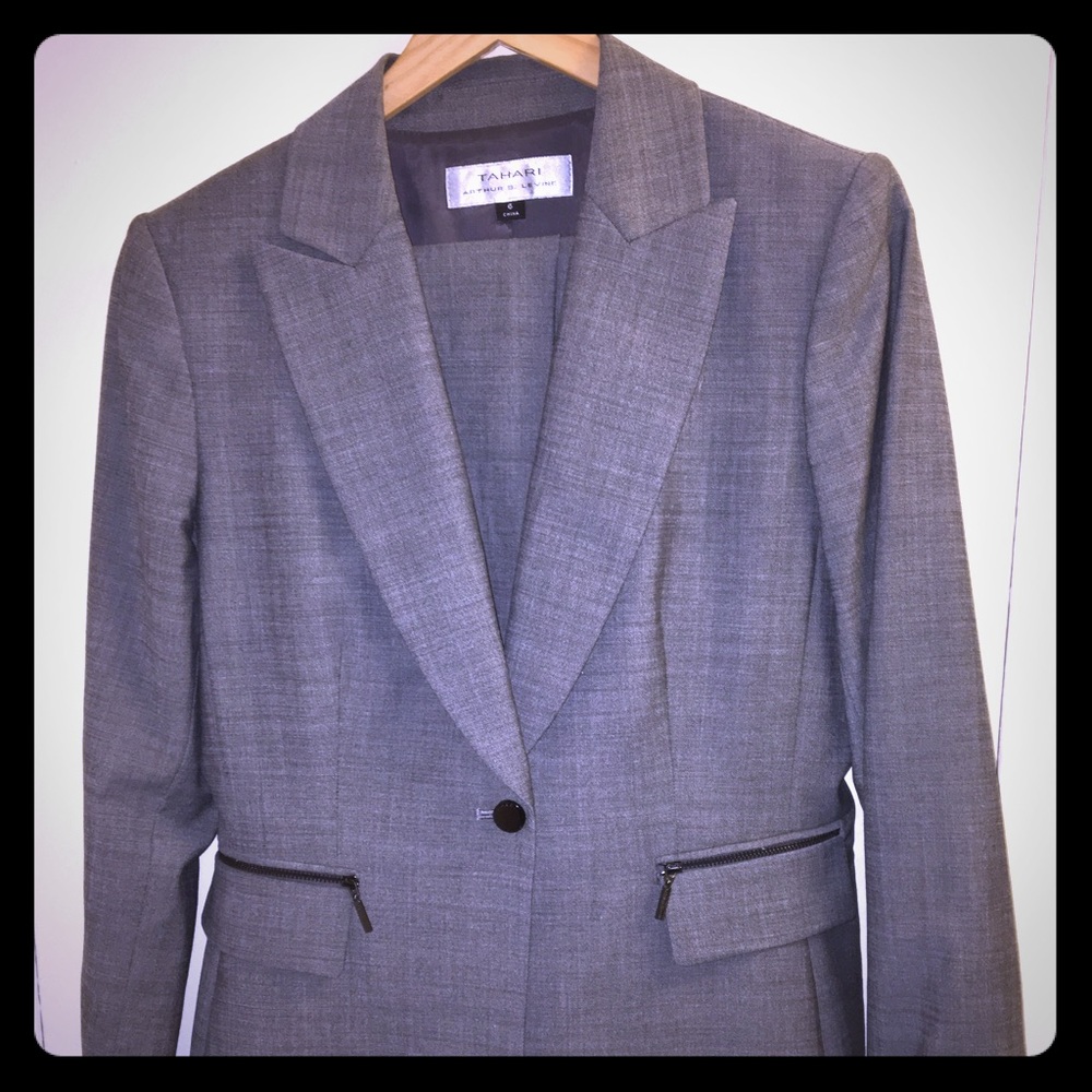 Tahari gray women's suit