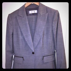Tahari gray women's suit