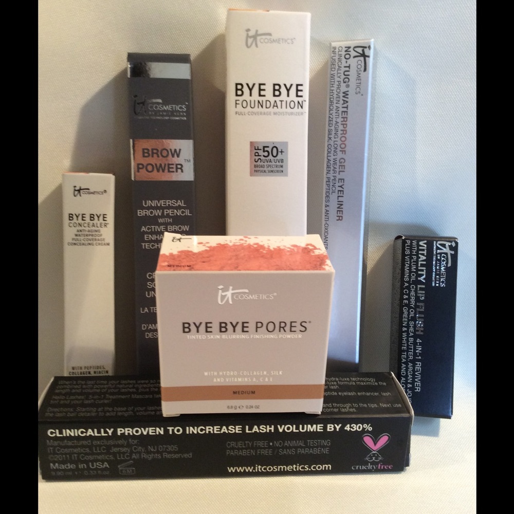IT Cosmetics 7 piece FULL size makeup kit