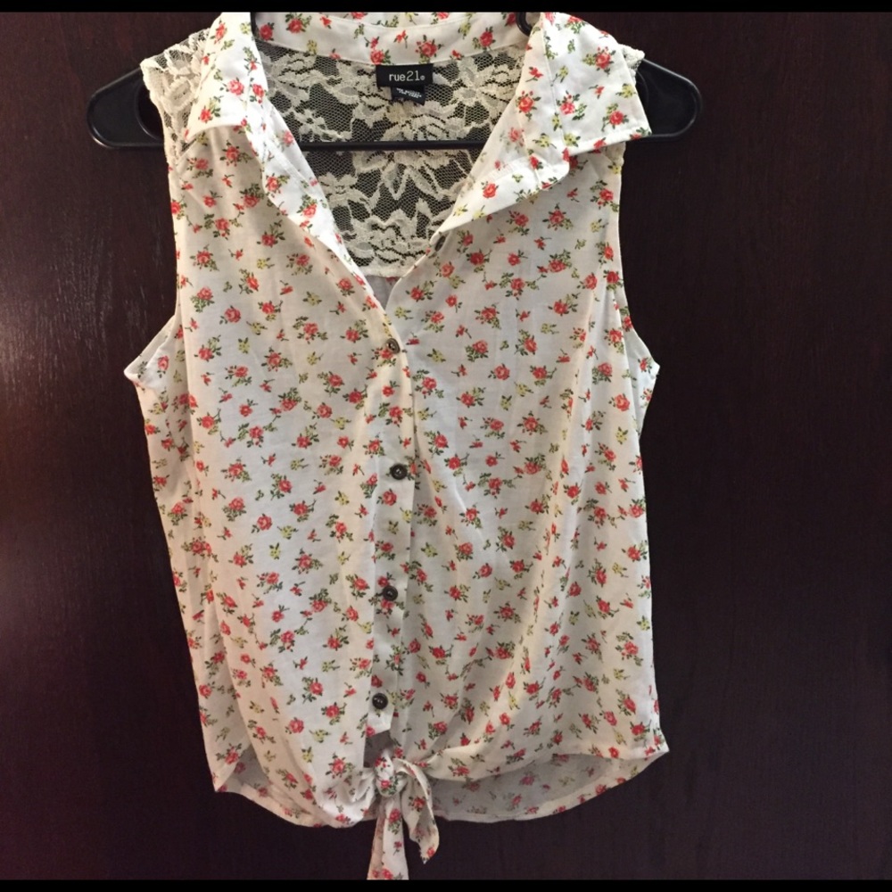 Floral Sleeveless Blouse