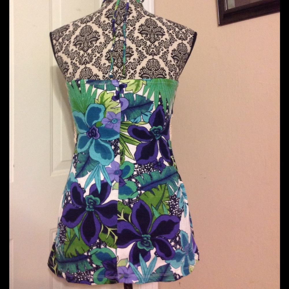 Beautiful Bongo Halter Top - Picture 3 of 4