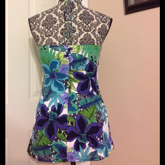 Beautiful Bongo Halter Top - Picture 3 of 4