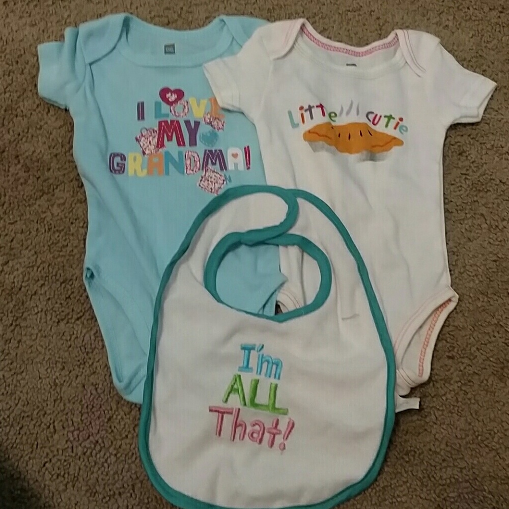 Size 3-6 month onesies and bib