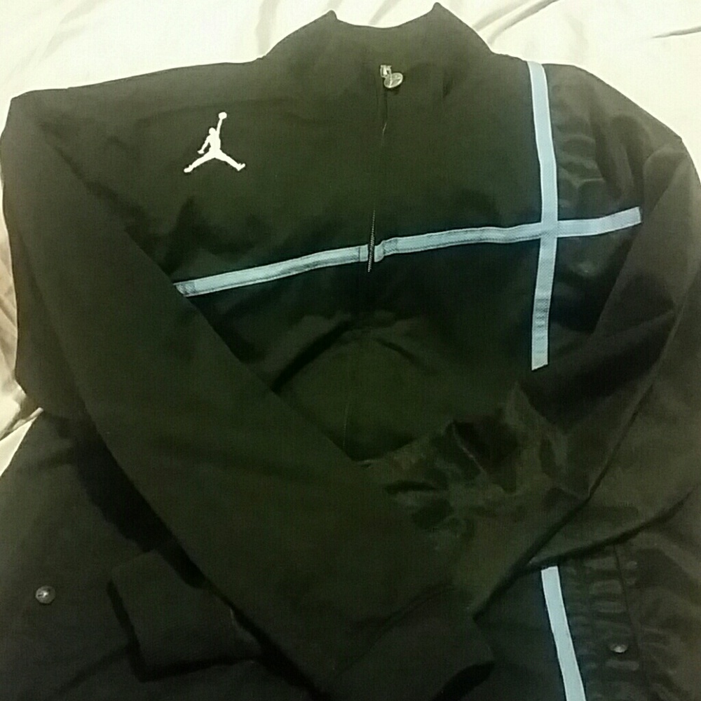 Black and Carolina blue jordan jacket xl