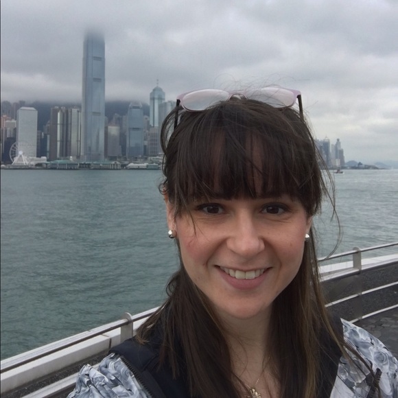 Meet your Posher, Danielle - Picture 2 of 2