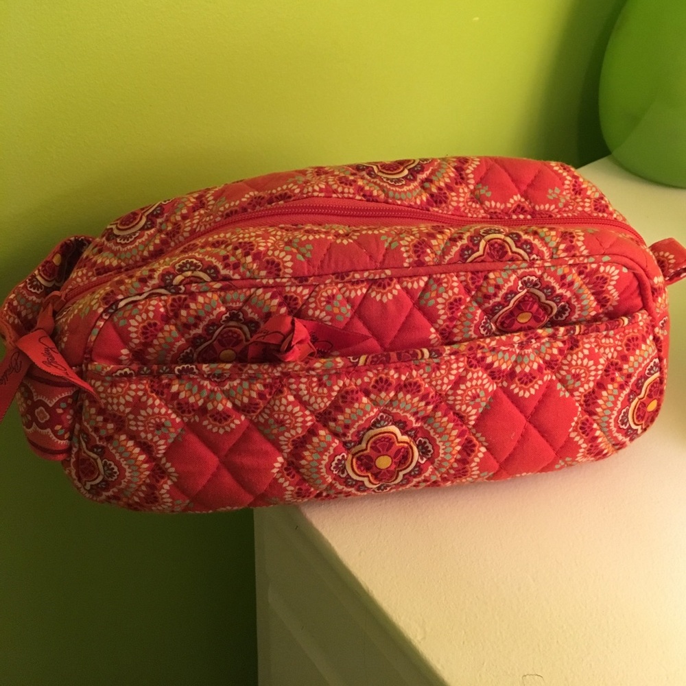 VERA BRADLEY orange medallion print cosmetic case