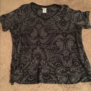 Black/gray short sleeved shirt