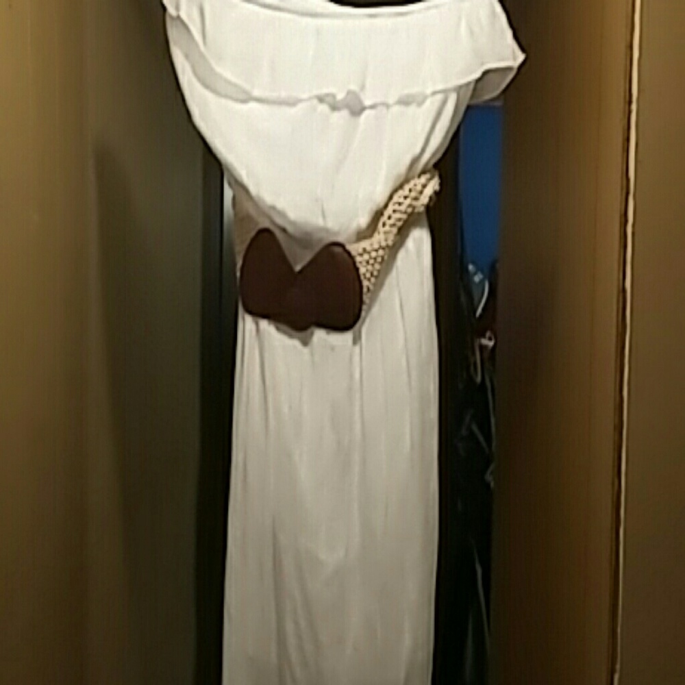 White maxi dress