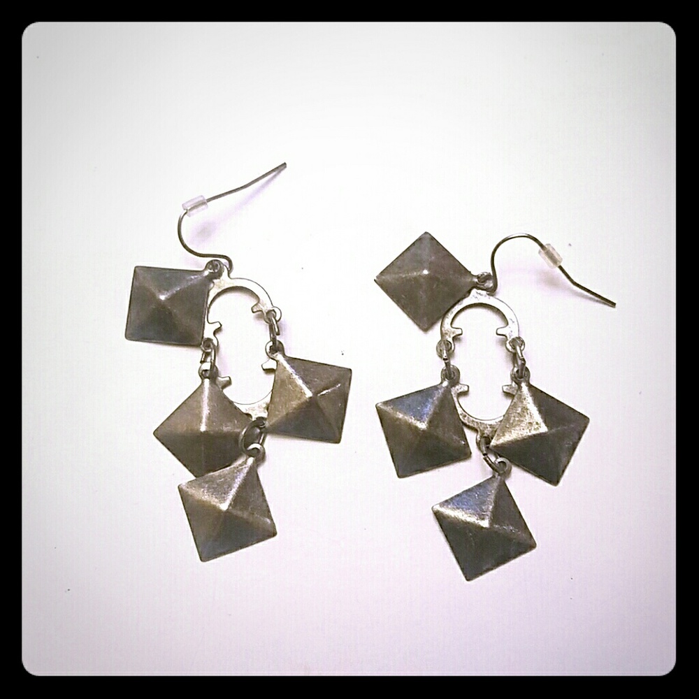 Stud chandelier earrings